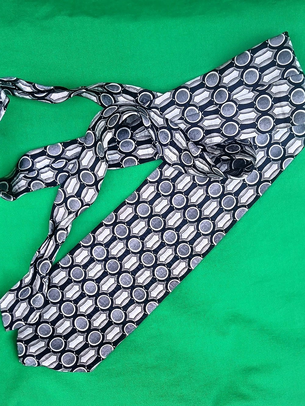 Geoffrey Beene Geometric Silk Tie in Black & Gray NWT